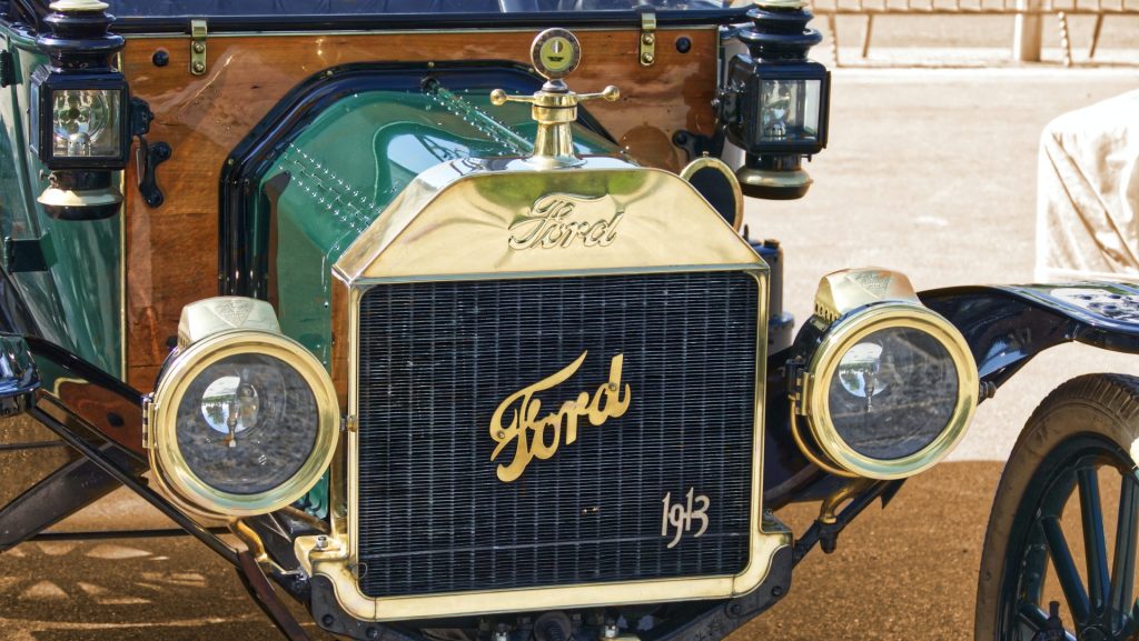 ford-taps-apple-vet-for-customer-experience-revolution-baseline